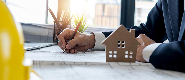 agente immobiliare scrive 